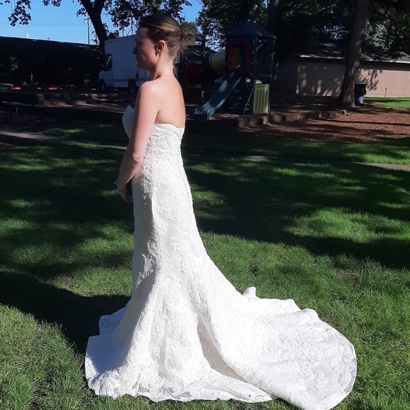 Demetrios Wedding Dress Size 8 - Picture 4 of 8